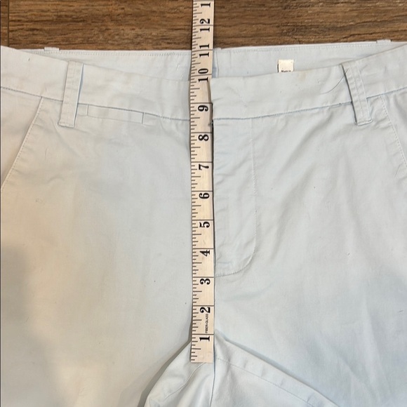 Vince Women's Size 8 Light Blue Cotton Bermuda Shorts 7" inseam / 10" rise EUC - Picture 8 of 9